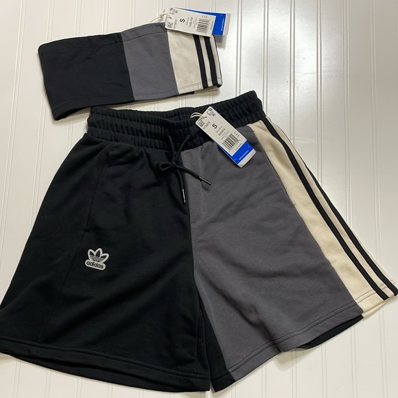 Adidas original tube top and shorts set NWT size small - Picture 2 of 8